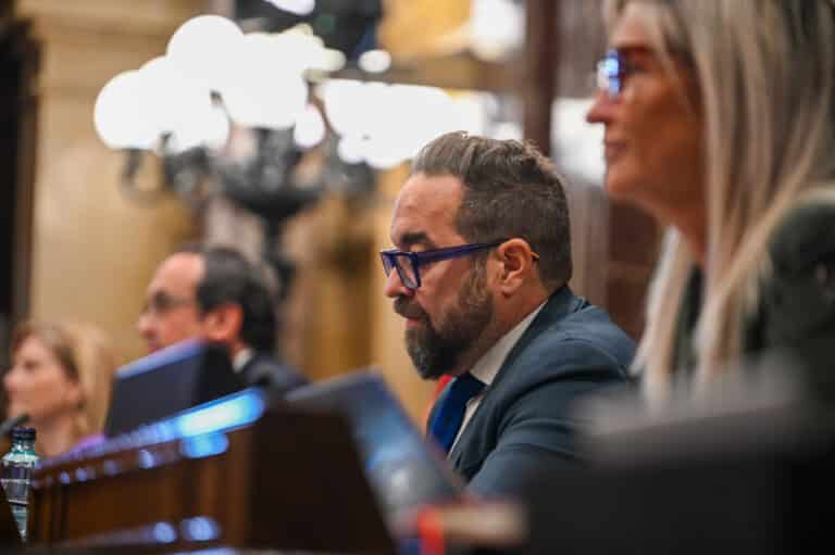 Juli Fernàndez és el portaveu en matèria de Salut al Parlament.