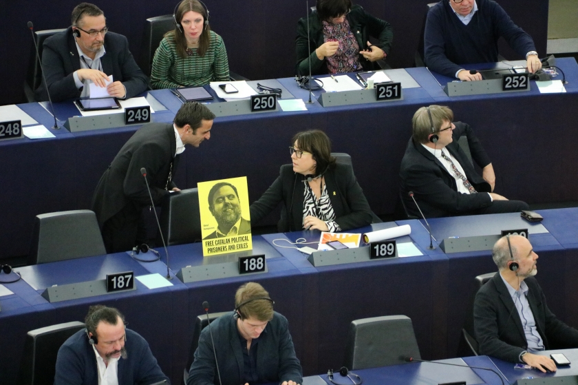   36 eurodiputats denuncien a Sánchez les amenaces del Suprem a funcionaris de presons  