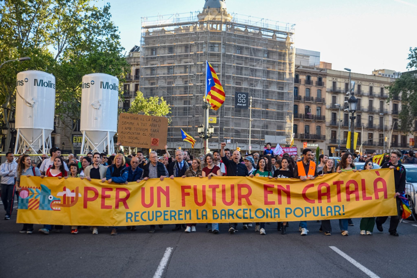  Manifestació en defensa de la llengua catalana, aquest dimecres a Barcelona. MARC PUIG 