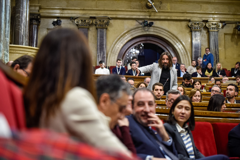   El Parlament reclama a Sàmper arremengar-se davant els tancaments d’indústries a Catalunya  