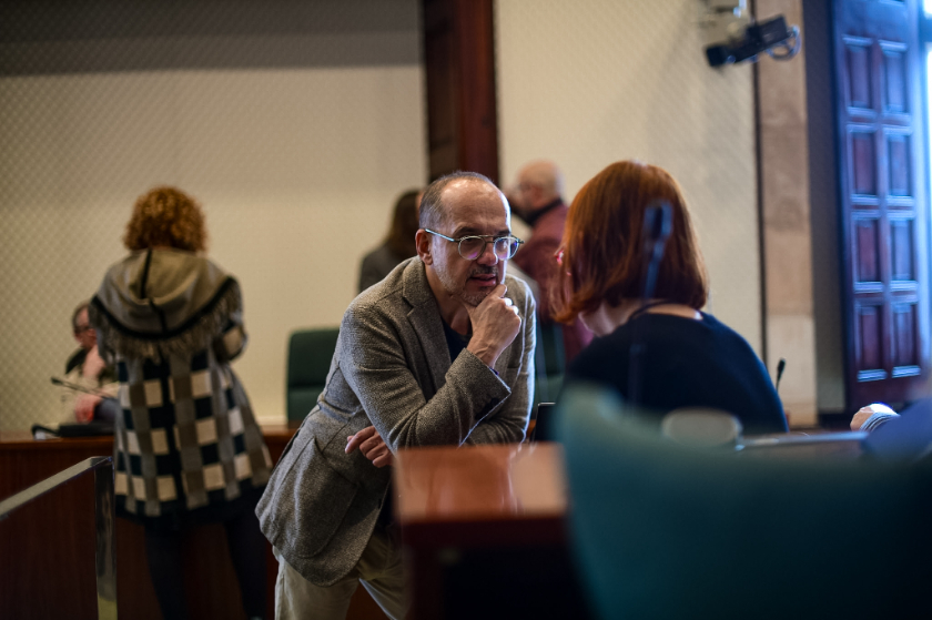  Carles Campuzano, conversant amb la diputada Montse Bergés 