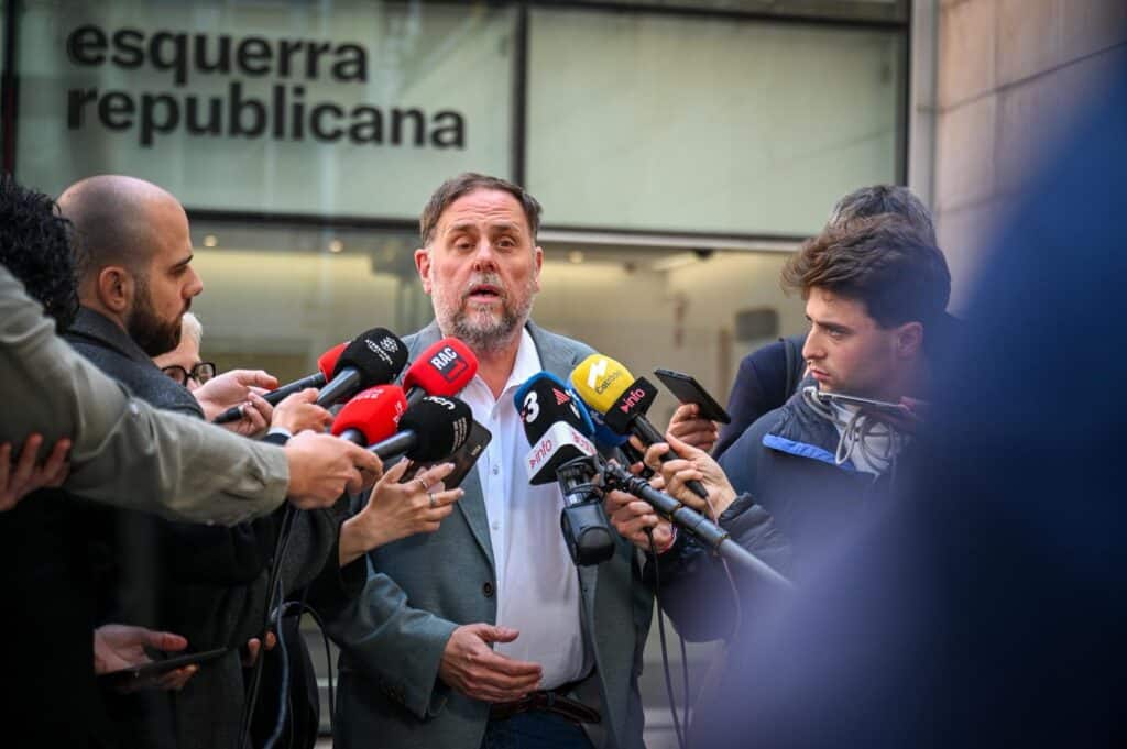 Oriol Junqueras atenent els mitjans