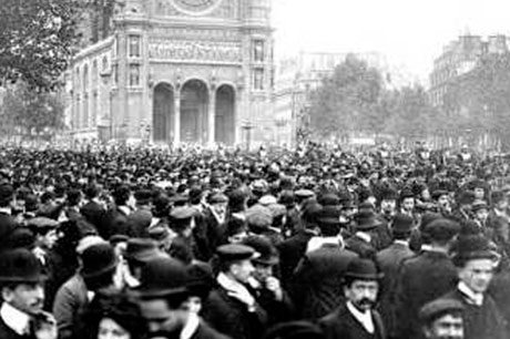 Protesta a París per l'execució de Francesc Ferrer i Guàrdia | Octubre de 1909