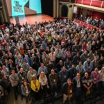 Els 500 alcaldes, alcaldesses, regidors i regidores que han assistit a la trobada municipalista d'Esquerra.