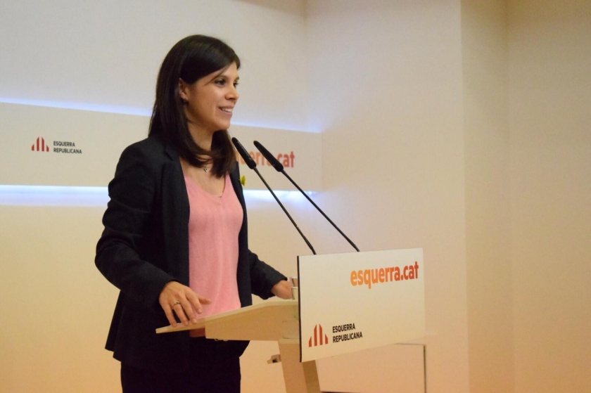  Marta Vilalta atenent els mitjans de comunicació durant la roda de premsa 