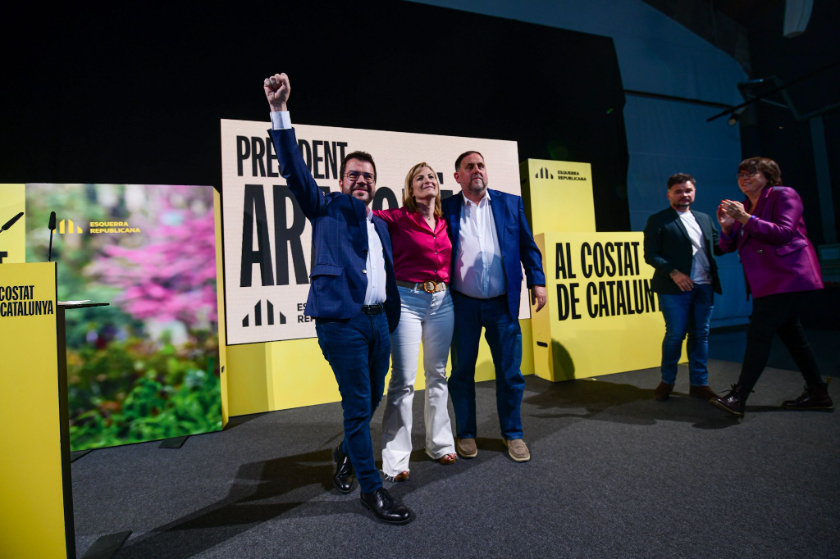  Els republicans han tancat la campanya en un acte final a Tarragona que ha aplegat a més de mig miler de persones. MARC PUIG. 