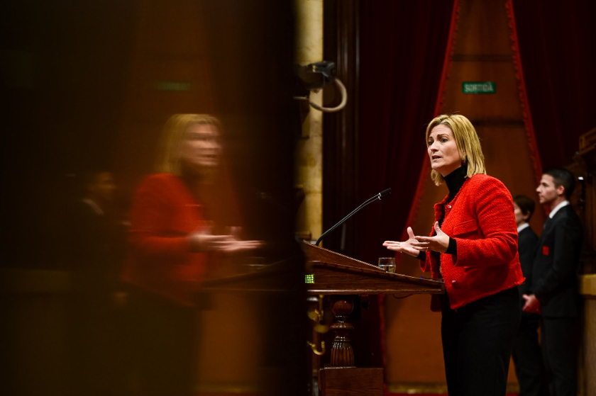   El Parlament elimina la rebaixa fiscal al Hard Rock i retira la catifa vermella al macrocasino  