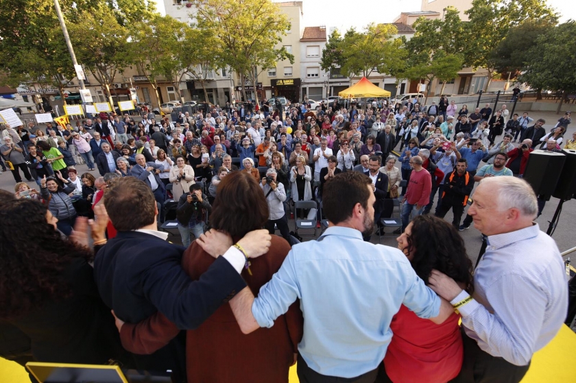   Torrent: “Ahir es van haver d’empassar el somriure de la victòria; el 26M se’l tornaran a trobar a Europa. Depèn del nostre vot”  