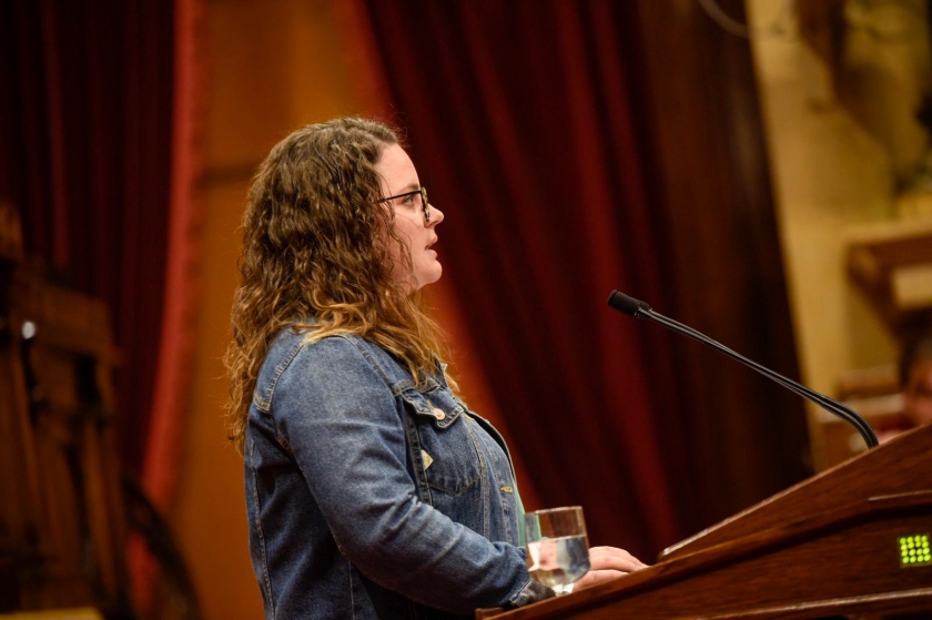  La diputada d'Esquerra Rut Ribas durant la seva intervenció al ple. 