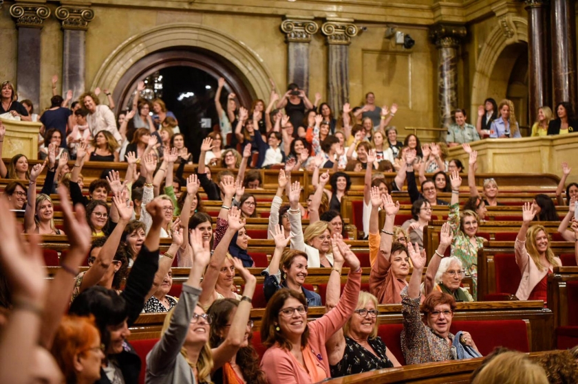   El Parlament de les dones exigeix situar el feminisme al centre de l'agenda política en una jornada històrica  