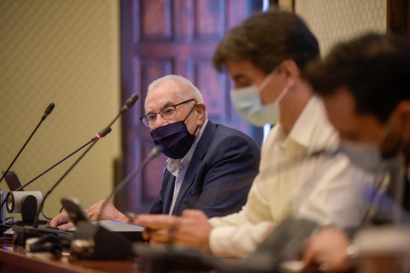  Ernest Maragall, durant la reunió d'avui amb el grup parlamentari / Marc Puig 