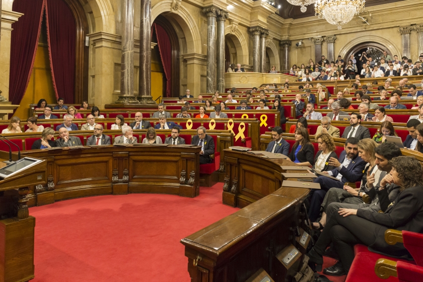  Els consellers Alba Vergés i Chakir El Homrani, juntament amb la resta de Govern, al ple del Parlament / Parlament 
